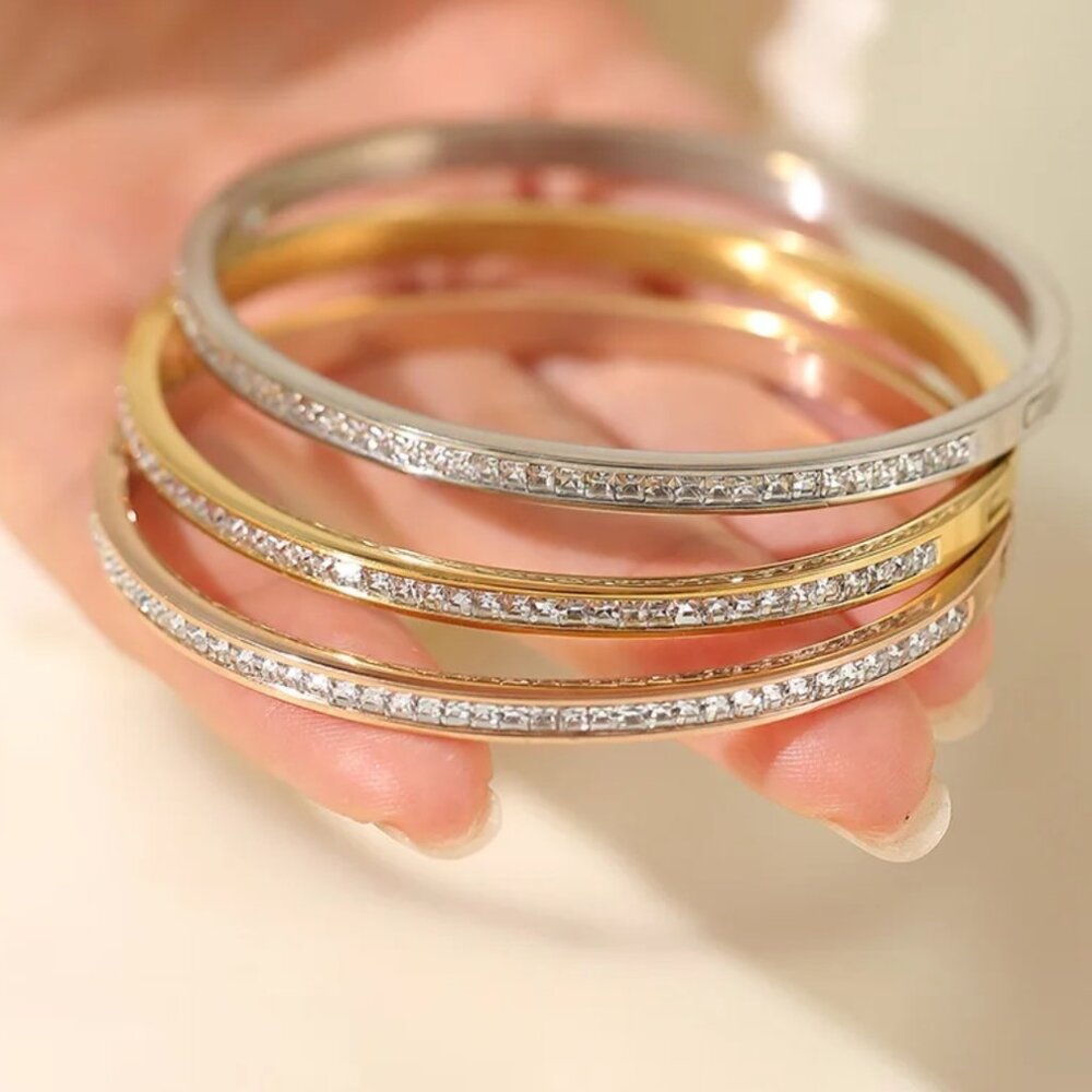 Simple stainless steel plated bracelet